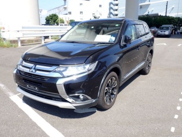 mitsubihi-outlander-2015-black-big-2