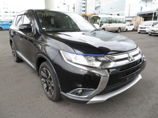 mitsubihi-outlander-2015-black-big-9