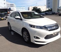 toyota-harrier-2015-white-small-3